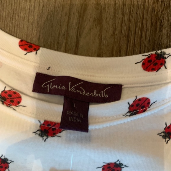 Gloria Vanderbilt Margaret tee. NWT. Retail ‎ 24 - Picture 3 of 8